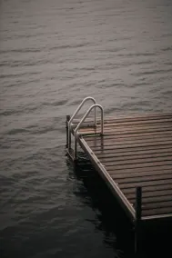 Sunset Lakehouse Retreat - Image 3