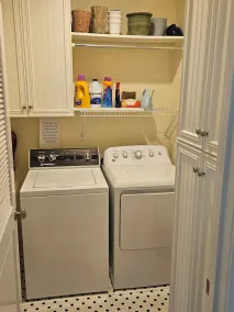 Am Sound gelegenes 6 Schlafzimmer, 4,5 Badezimmer Haus! Ideal für große Familien, 2 Wohnzimmer. Whirlpool! - Image 2