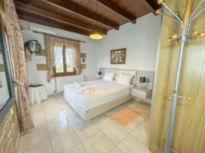Traditional Fully Private Villa with Pool - Image 5