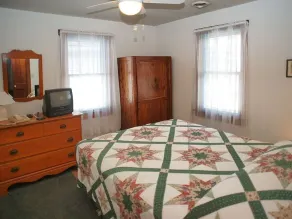 Velho Mundo Avalon Cottage Apenas Passos Para o Centro e 2 Quadras da Praia - Image 4