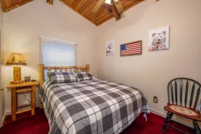 \"Shine Ridge\"-Cabin w/ Views, hot tub and mins to Attractions - Image 5