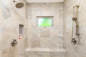 Belle maison de luxe 5 chambres sur terrain de golf! - Image 3