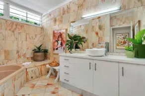 Luxurious Family Villa with Private Pool, Nestled in Cairns' Tropical Paradise - Image 5