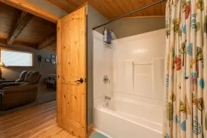 Lil Bigfoot Chalet 2 Bedroom Home by NW Comfy Cabins by RedAwning - Image 4