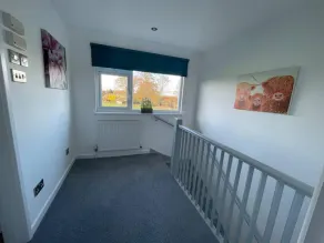 Luxury 5-bed House With Tennis Court & Games Room - Image 3