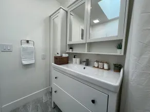 Beautiful Studio with Private entrance and Patio - Image 3