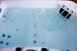 Tranquil Location with Exclusive HOT TUB -  1 bedroom  - Image 2