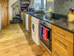 Alojamiento de 1 habitaciones en High Peak - Image 4