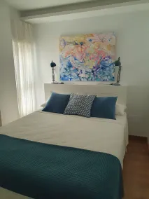 EL ÚNICO apartment with art - Image 4