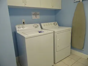 Nouveaux meubles, nouveau décor! Grande unité au 5ème étage! - Image 2