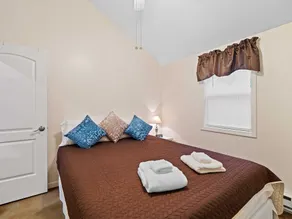 Chardonnay Cottage - GOTL Strip - Cozy & Quaint - Image 3