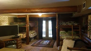 Charming Lake Lodge Private Bar  5500 Acre Woman Lake Chain   - Image 5