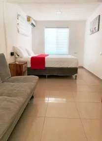 Spacious Villa Pool/Patio/Garden min from the Beach. H speed internet - Image 4
