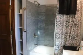 Small House, 2 queen bedrooms, 1 bath, on route 33 - Image 3