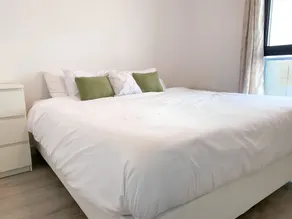 Cozy 1BR Condo w/ In-Suite Laundry, Gym, Free Parking and Full Kitchen - Image 3