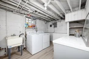 1 Mile from Downtown l Pet Friendly l Hot Tub - Image 2