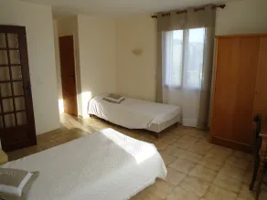 jolie maison individuelle  , vue Ventoux , piscine privée , garage . - Image 4