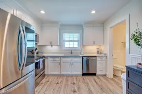 2006 Queen Suite, 2nd Floor Cove - Image 3