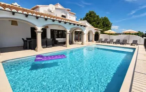 Villa Vesper by HMR Holidays - Image 2