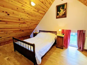 Charming Countryside Retreat: Cozy 1BR Cottage with Private Courtyard and Bike Trails Nearby - Image 4