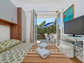 Atemberaubendes  Ferienhaus für 6 Leute mit  W-LAN, Klimaanlage, TV, Terrasse und Haustiere erlaubt - Image 5