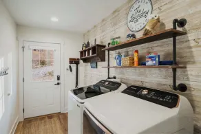 White Pines Lodge- Wooded Retreat - Image 3