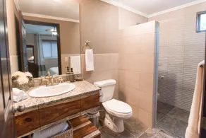 Beautifully Renovated Secured 2br/2bth Condo - 1 Block From Beach & Downtown - Image 3