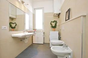 Rummelig 4½-værelses lejlighed med have med grill og balkon - Image 2