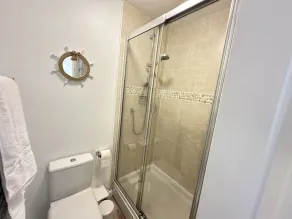 Stunning 2 bedroom apartment sleeping 6 - Image 2