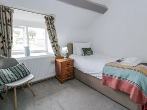 ORSEDD WEN FARMHOUSE, pet friendly, with open fire in Betws-Y-Coed - Image 4