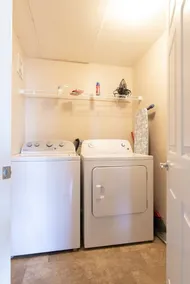 Saints 2BDRM King Suite Deluxe Living Cali - Image 3