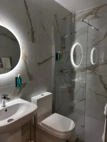 53 Luxury Rooms  - Image 2