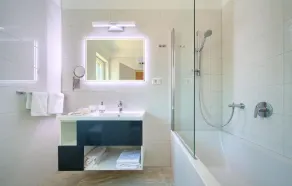 Luxurious Home In Risika - Image 4