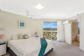 Burleigh Surf 19th floor - Image 2