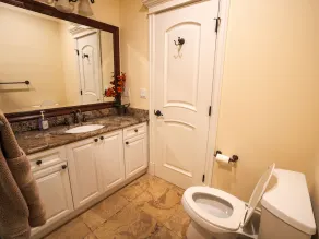 Private Luxury Retreat in Secured Oasis - Image 3