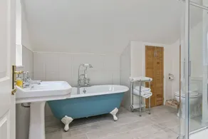 HISTORIC 5 STAR SELF CATERING COACH HOUSE IN STUNNING LOCATION - Image 4