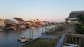 Waterfront South End Serenity! Bring your boat and your pup, leave the linens!  - Image 3