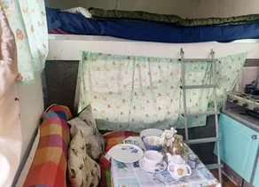 Secluded Converted Horsebox Retreat in Welcombe - Image 5