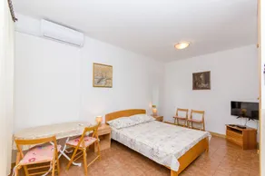 Apartments with parking space Postira, Brac - 765 - Image 3