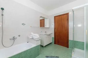 Villa mit Klimaanlage und Pool - Image 4