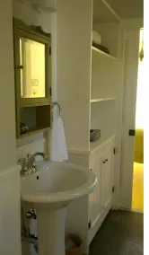 Perfect Holiday Retreat, Completely Renovated, Central Location - Image 5