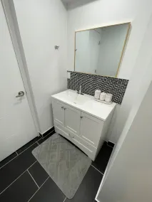 New Modern 2 Bed Suite - Steps From West Edm Mall - Image 3