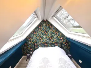 Gîte enchanteur avec déco sorciers, piscine, proche forêt et chemins de randonnée, idéal pour familles - Image 5