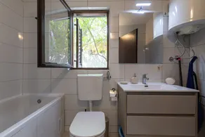 Haus am Meer für Familien mit Kindern Ivan Dolac, Hvar (K-140) - Image 2