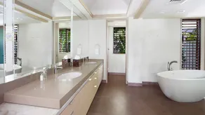 NANEA By Parrish Kauai Oceanfront Luxury & AC - Image 2