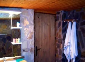 Casa rurale (affitto completo) Zona di montagna con piscina per 4 persone - Image 3