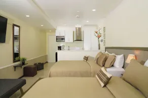 Deluxe Palm Beach Suite Steps Away From the Beach & Marriott Hotel - Image 4