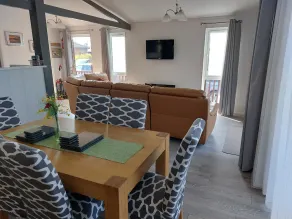40ft x 20ft luxury holiday lodge near Scarborough; 3 bed, sleeps 6, hot tub - Image 2