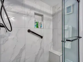 Poolside Luxury, Ground Level, 3 Bedroom Condo - Image 5