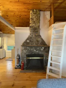 Cozy Waterfront Cottage in Harpswell, Maine - Image 2